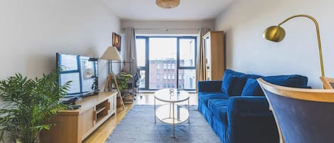 テレビ、ステレオ、書斎 / ワークスペース