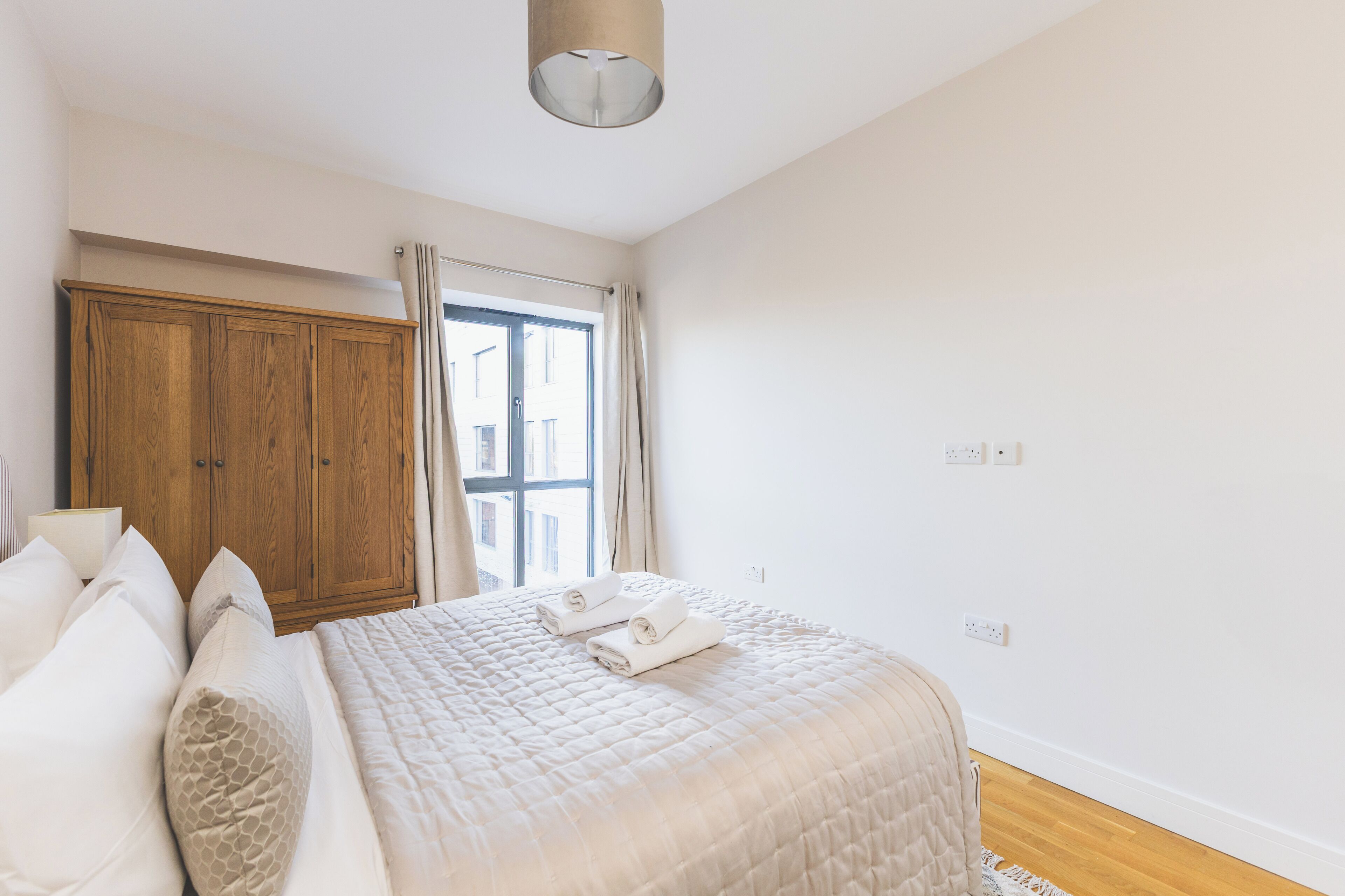 1 bedroom, iron/ironing board, internet, bed sheets