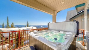 Outdoor spa tub - Okanagan - Tree Tops 15 (Big White Mountain)