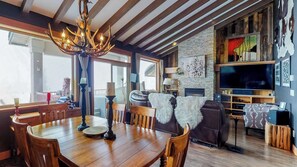 TV, fireplace - Okanagan - Tree Tops 15 (Big White Mountain)