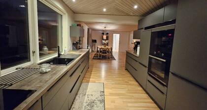 Cozy Scandinavian Villa • Sauna & Nature Views