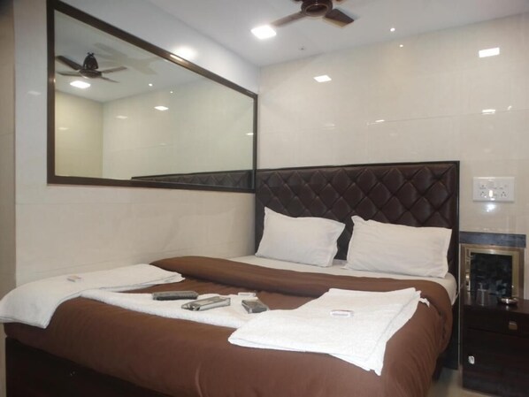 Deluxe Double Room | Free WiFi