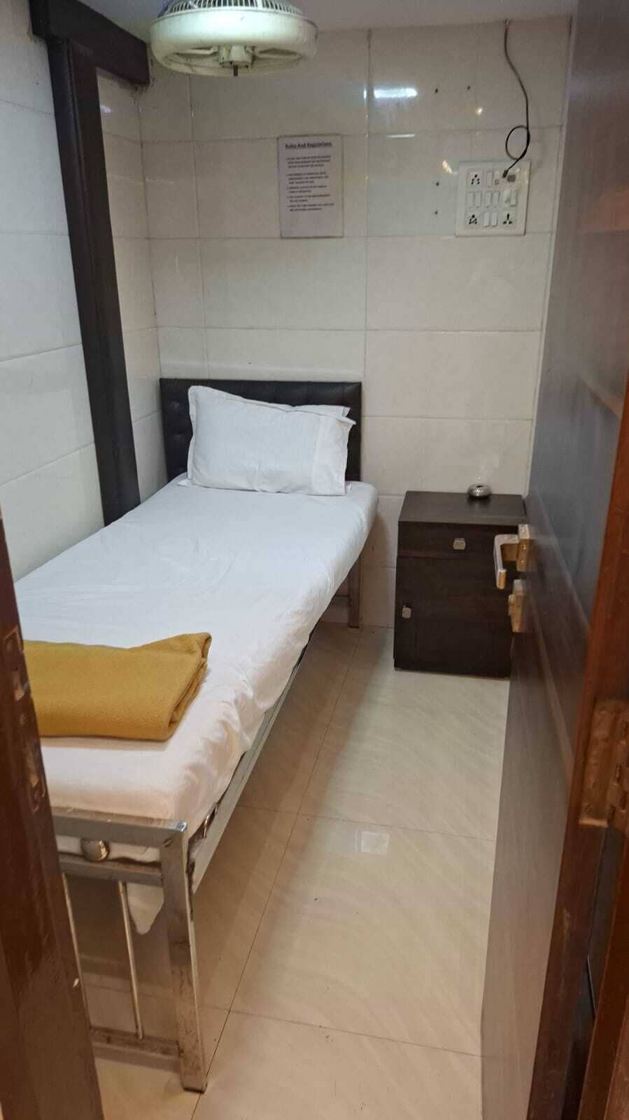 Basic Single Room | Soundproofing, free WiFi