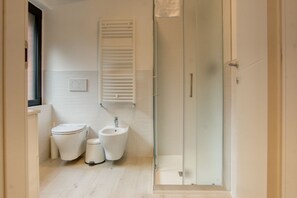 Shower, bidet - Hostmate - Milano - Suzzani - Bicocca (Milan)