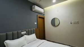 Escritorio, espacio para trabajar con un portátil, wifi gratis