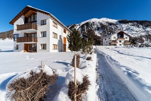 Exterior - Abitaziun Staz 2 Apartment in Pontresina with Terrace, Lift & WiFi (Pontresina)