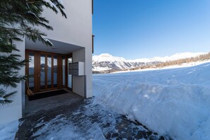Exterior - Abitaziun Staz 2 Apartment in Pontresina with Terrace, Lift & WiFi (Pontresina)