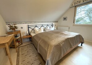 1 bedroom, iron/ironing board, free WiFi - Moin and welcome to Friesenblau OG with its own garden area (Dangast)