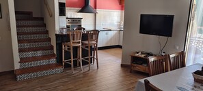 Dining - Spacious apartment between the sea and the mountains, with incredible views. (Polop)