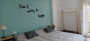 3 bedrooms, iron/ironing board, WiFi, bed sheets - Spacious apartment between the sea and the mountains, with incredible views. (Polop)