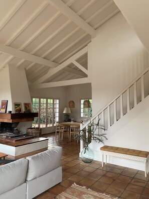 Interior - Beautiful family home in the heart of the Basque countryside, less than 30 minutes from the beaches (ESPELETTE)