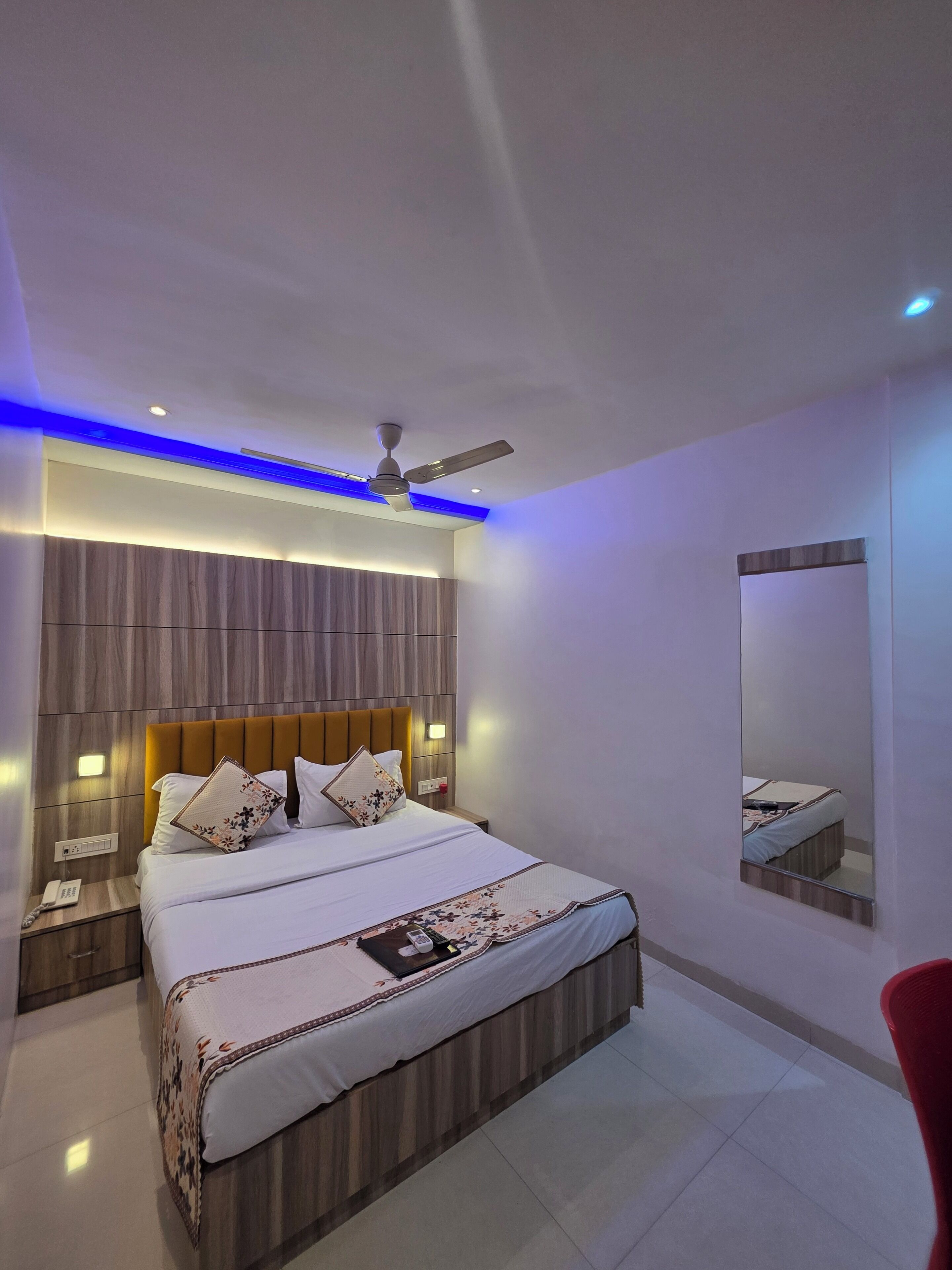 Deluxe-Doppelzimmer | Zimmersafe, Schreibtisch, laptopgeeigneter Arbeitsplatz