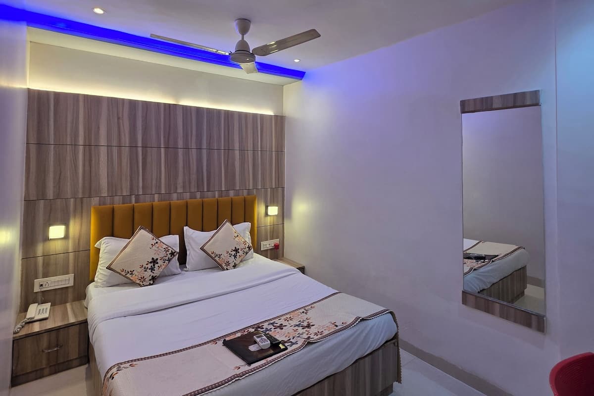 Deluxe-Doppelzimmer | Zimmersafe, Schreibtisch, laptopgeeigneter Arbeitsplatz