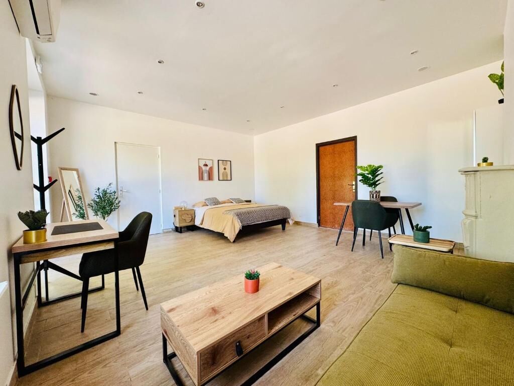 컴포트 더블룸, 정원 전망 | 객실 내 금고, 책상, 노트북 작업 공간, 무료 WiFi