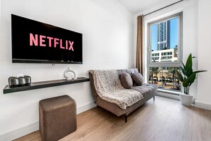 Living area - Luxury Studio Retreat with Balcony (Dubai)