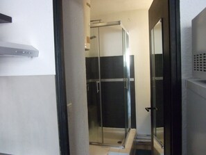 Haartrockner, Seife, Toilettenpapier