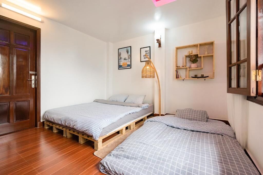 Deluxe-Doppelzimmer, Balkon, Stadtblick | Schreibtisch, laptopgeeigneter Arbeitsplatz, kostenloses WLAN