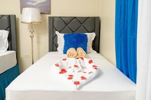 2 bedrooms, iron/ironing board, free WiFi, bed sheets - Spacious two bedroom apartment in Ocho Rio very close to all attractions (Ocho Rios)