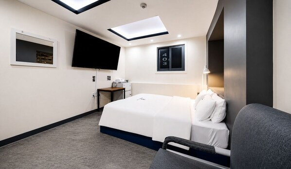 Standard Double Room, 1 Queen Bed - Daily Motel (Incheon)