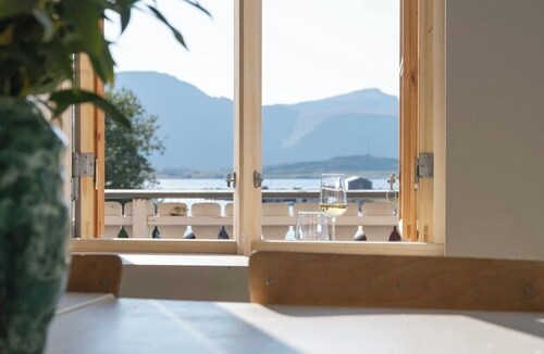 Nordland house by the sea, architectural details and sea views