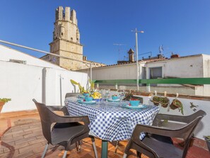 Outdoor dining - Urban Plaza Palafrugell by Interhome (Palafrugell)