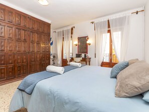 4 bedrooms, desk, Internet - Urban Plaza Palafrugell by Interhome (Palafrugell)