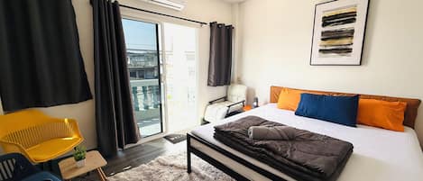 Habitación individual Deluxe, 1 cama de matrimonio grande, balcón, vistas a la ciudad | Wifi gratis y ropa de cama