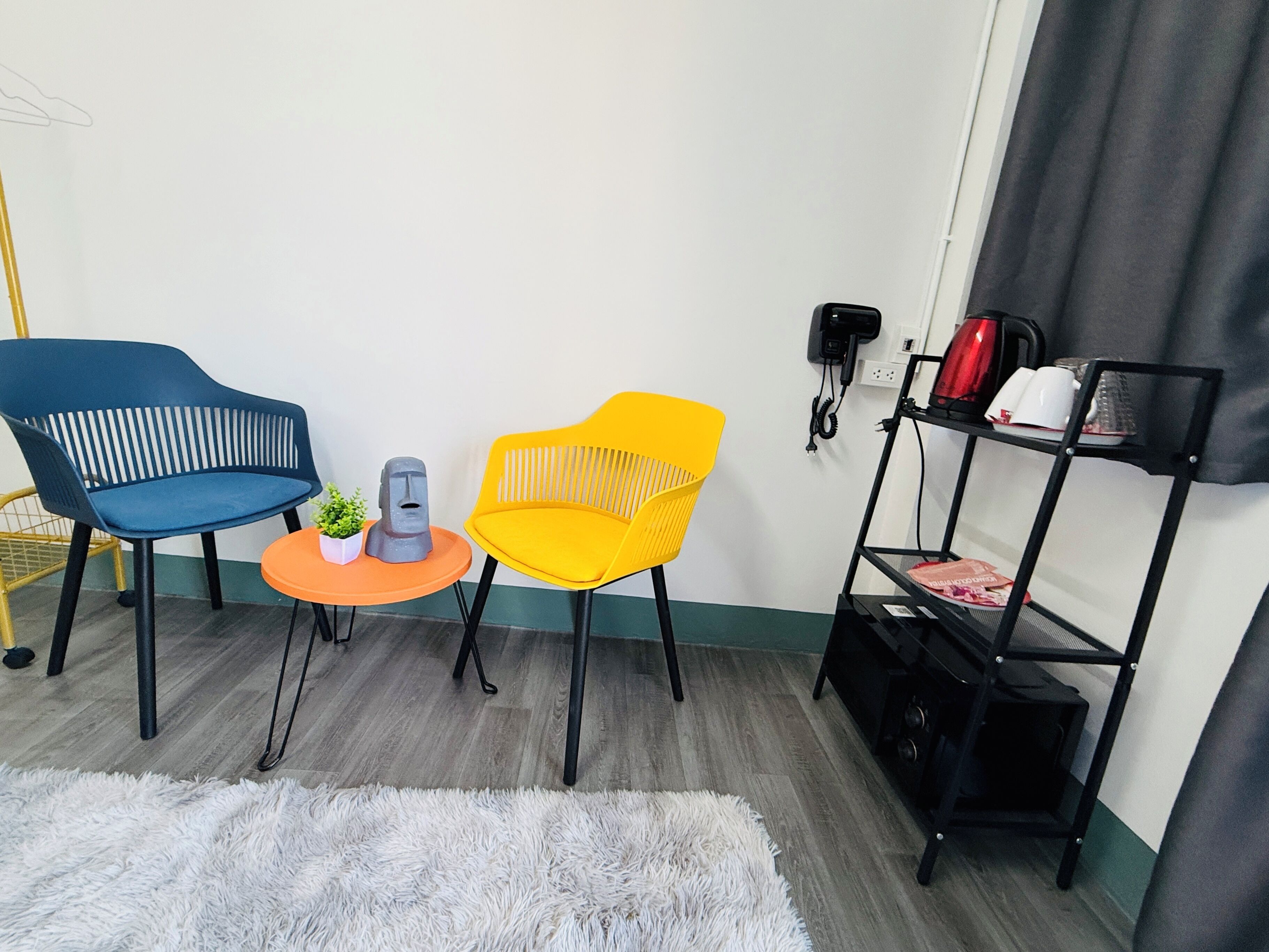 ห้องดีลักซ์ซิงเกิล, เตียงคิงไซส์ 1 เตียง, ระเบียง, วิวเมือง | Wi-Fi ฟรี, ผ้าปูที่นอน