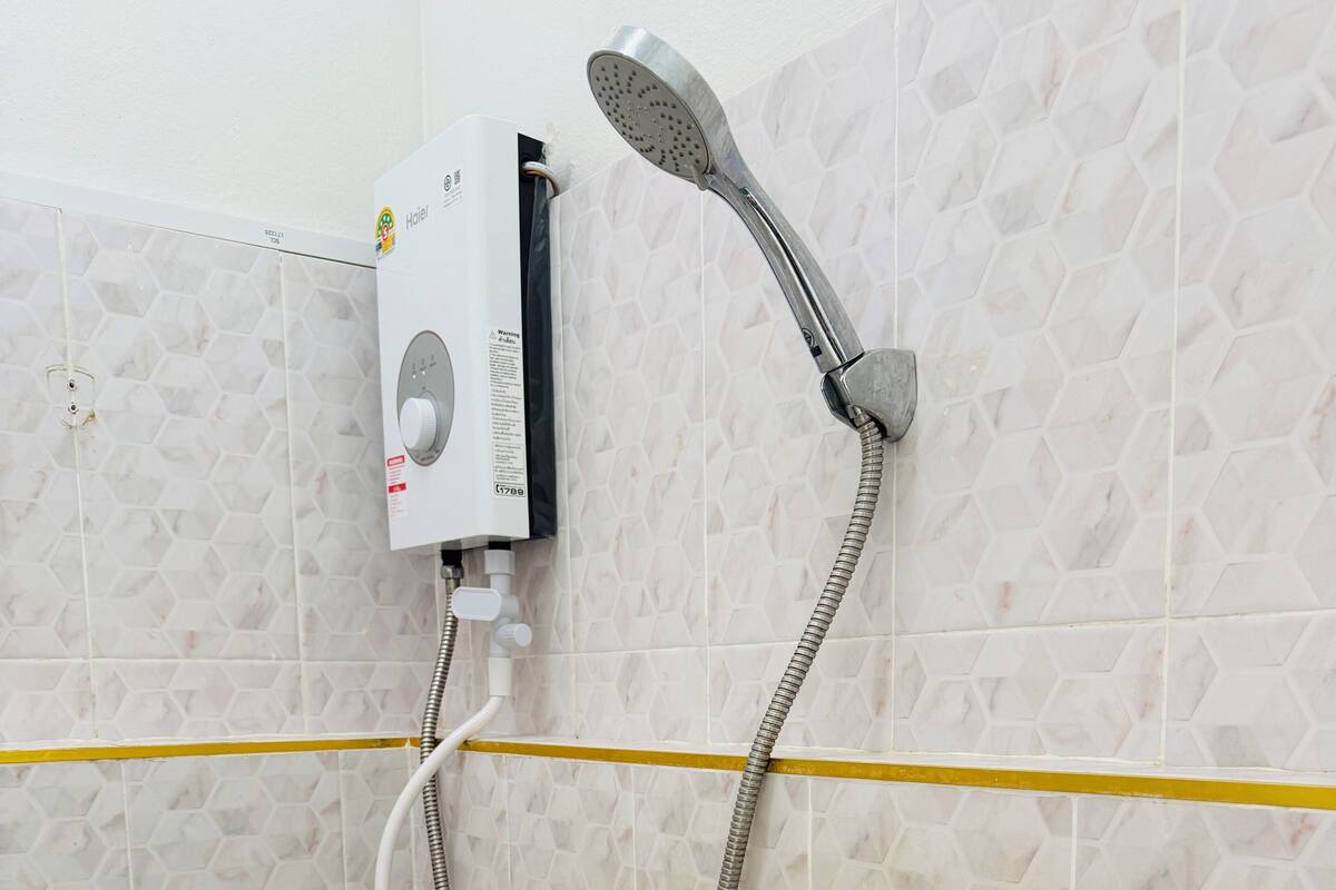 Standard-Doppelzimmer, Balkon, Stadtblick | Badezimmer