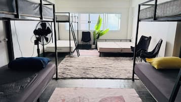 Basic Shared Dormitory, Mixed Dorm, Non Smoking | WiFi (free), bed sheets