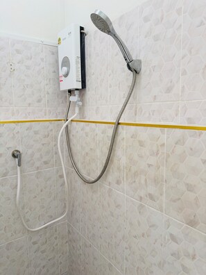 Casa de ciudad urbana, para no fumadores | Baño | Regadera, toallas, jabón, shampoo 
