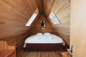 Nhà | 2 phòng ngủ, trang bị nội thất với thiết kế riêng biệt, bộ trải giường 