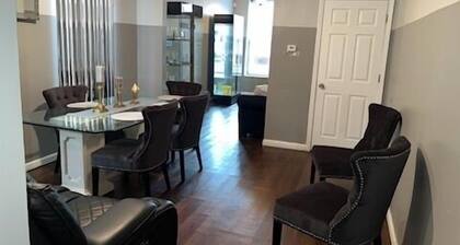 Spacious, 2 bedroom townhome, 10 minutes from downtown St. Louis