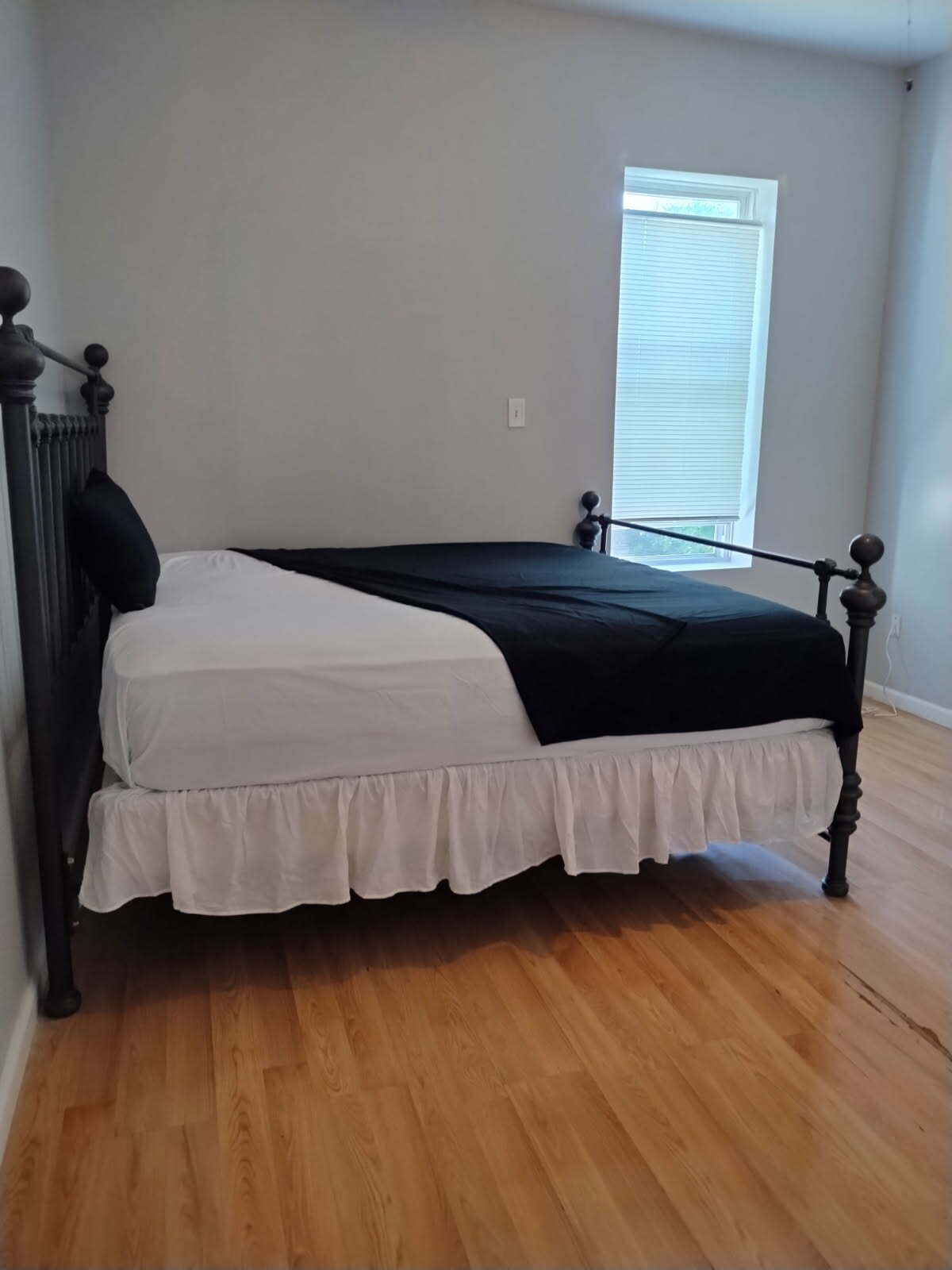 2 chambres, fer et planche à repasser, accès au Wi-Fi (inclus)