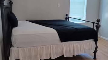 2 chambres, fer et planche à repasser, accès au Wi-Fi (inclus)