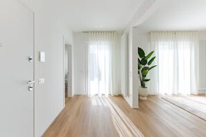 Interior - NEW Bright 36 with garden [Treviso - Venice]. (Treviso)