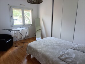 Iron/ironing board, WiFi, bed sheets - Nice semi-detached house with garage in a quiet area (Lanton)