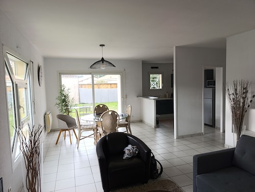 Nice semi-detached house with garage in a quiet area