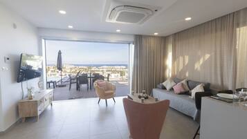 Villa, 4 slaapkamers, privézwembad, uitzicht op stad | Woonkamer