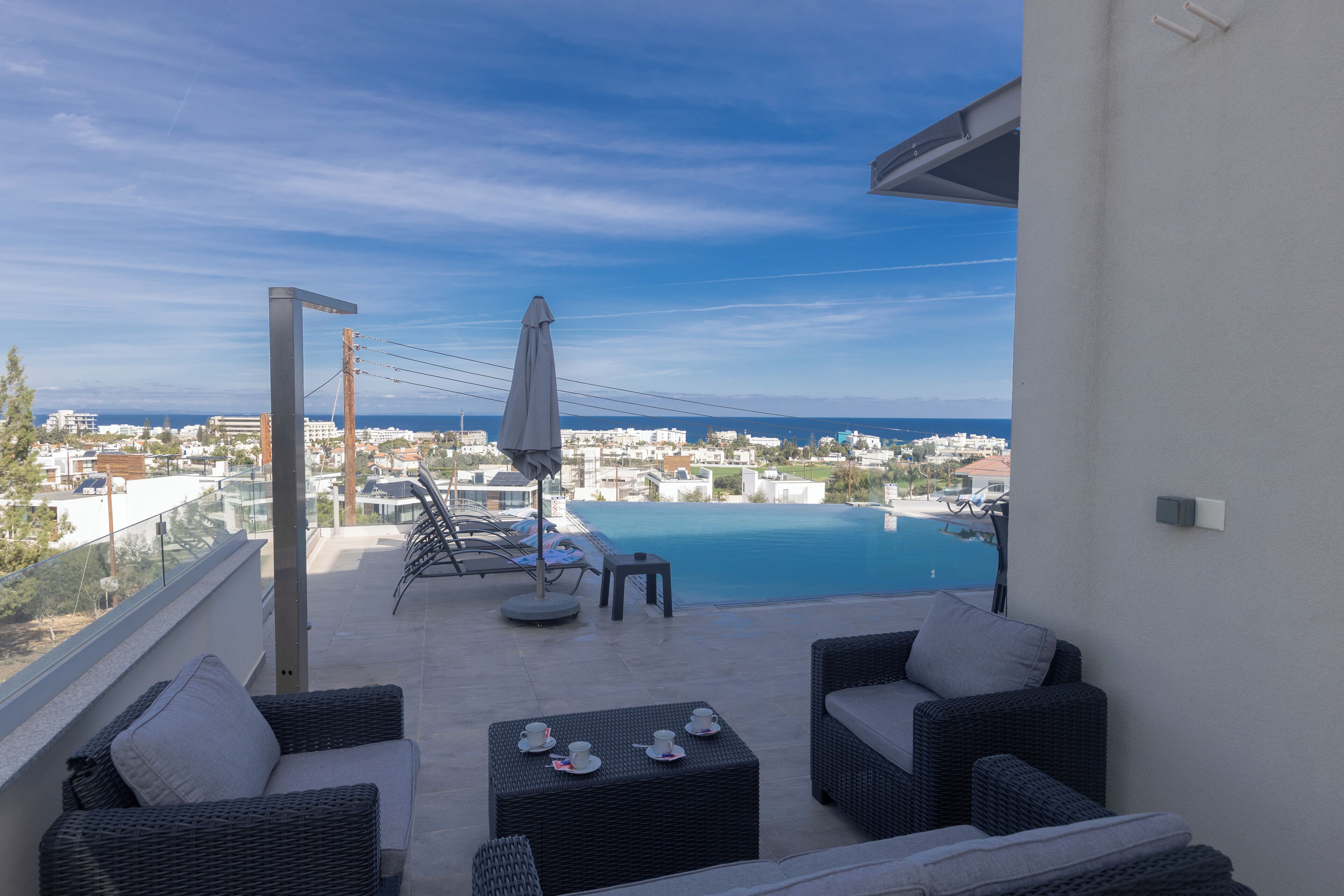 Villa, 4 habitaciones, piscina privada, vistas a la ciudad | Balcón