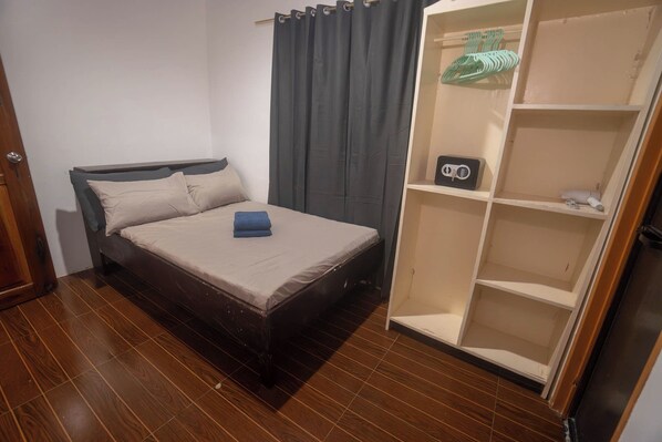 Laptop workspace, free WiFi - JJ Siargao Homestay (General Luna)