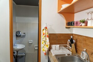 Shower, hair dryer, soap, shampoo - JJ Siargao Homestay (General Luna)