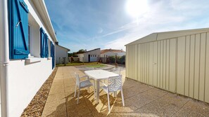 Outdoor dining - Le Porte Bonheur (Saint-Hilaire-de-Riez)