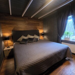 3 bedrooms, desk, iron/ironing board, travel crib - Private Sauna & Hot Tub Retreat near Omberg (Ödeshog)