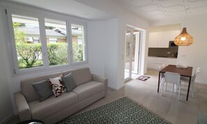 TV - Modern villa with garden in Lignano (Lignano Sabbiadoro)