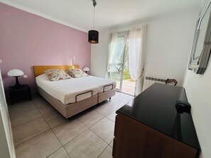 4 chambres, fer et planche à repasser, Wi-Fi, draps fournis