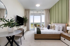 1 slaapkamer, een kluis op de kamer, een strijkplank/strijkijzer