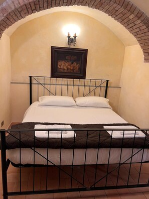 1 bedroom, WiFi, bed sheets - Stone Apartment Hostoric center - Coliseum (Roma)