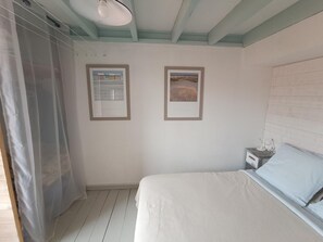 2 bedrooms, iron/ironing board, bed sheets - Cosy apartment with mezzanine, 2 steps from the beach (Soulac-sur-Mer)