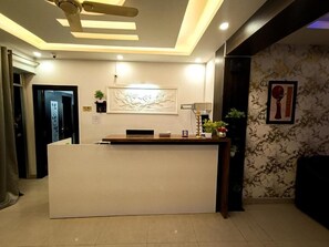 Lobby - Stayvilla Royal (Ranchi)